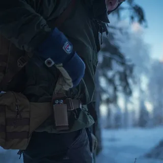 Multitool pouch

Fits most common multitools, Leatherman Wave and Charge, Swisstool Spirit and Military FIN and similar medium size models. Elastic sides and a hook-and-loop flap closure allow the pou