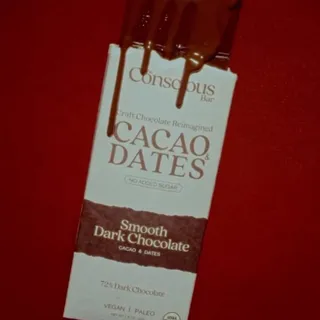 The spotlight’s on our bar with nothing to hide: ethically sourced organic cacao, naturally sweetened with organic dates.