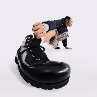 Flip your view. 
Stay Cricle.

#criclecage #criclecageshoes #criclecagesfw25 #fashion #streetwear #ootd #style #streetstyle