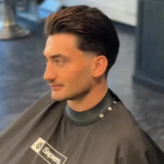 Dimanche = vidéo 🎥

Aujourd’hui, @akerra.barbershop vous balance ses meilleurs conseils cheveux 💇‍♂️ et ses tips pour utiliser Sapiens comme un pro.

Routine, style, entretien tout pour upgrade votre 