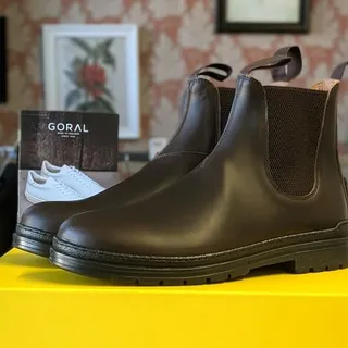 Great jackets deserve great boots. 

@goralfootwear have been making shoes since 1936 and the attention to detail tells of that history. 

With a real emphasis on sustainability and doing things the '