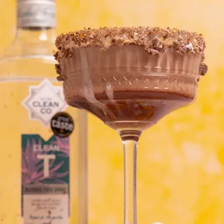 🐣 Let’s make Martinis for Easter 🐣

Rich, creamy, and just the right side of indulgent. This Martini makes for the perfect sweet after-dinner treat. 

Clean Chocolate Martini (0.0)
🍸 50ml Clean T
🥛 12