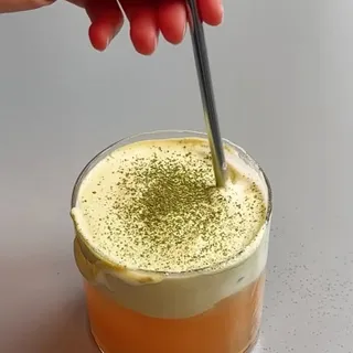 Iced Matcha Latte, ohne Blähbauch beim Pilates 🤭🍵

Unser INNER BEAUTY All in One mit Pfirsich Geschmack eignet sich super für erfrischende Sommerkreationen 🍑💜

Zu welchen Produkten sollen wir noch Rez
