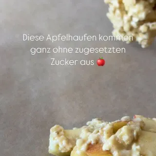 Apfel-Kekse ohne zugesetzten Zucker 🍎
Schnell gemacht, weich, fruchtig und perfekt für kleine Snackpausen.

Zutaten:
2 kleine Äpfel, fein gewürfelt (ca. 70 g)
1 großes Ei
1 EL (geschmolzenes Kokos)Öl
