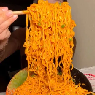 This is definitely the creamiest @indomieus noodle 🍜 recipe I’ve ever made. It’s the perfect upgrade to one of my favorite noodles and a tasty midnight snack. Plus, you can currently grab a whole box 
