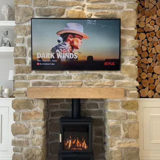 It’s all in the details ✨

The perfect space starts with the right materials and this stunning oak beam from @celtic_timber is the finish touch! 

Stone cladding- @kucibrickslips 
Hearth- @quornstoneo