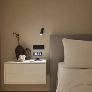 AD | Rust op mijn nachtkastje 🤍

Geen kabels meer, geen gedoe…
gewoon neerleggen en klaar.
Sinds ik de Office Charger Pro 2 van @zenswirelesscharging gebruik, voelt mijn avondroutine een stuk rustiger