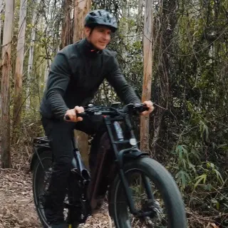 Trail day mode: ON.
4-link rear + 80mm front fork makes the rough stuff feel smoother. 🌲⚡

#ridehiboy #hiboy #TrailRide #FatTireEBike #OffRoadEBike
