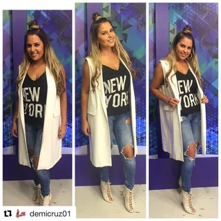 #Repost @demicruz01 with @repostapp
・・・
Feliz día mi gente bella, bendiciones. Vamos amar al prójimo como así mismo, paz, amor, tolerancia 😘🙏#DBCSTORE.COM#dbcstore#follow#agradecida#bendecida#PortadaT