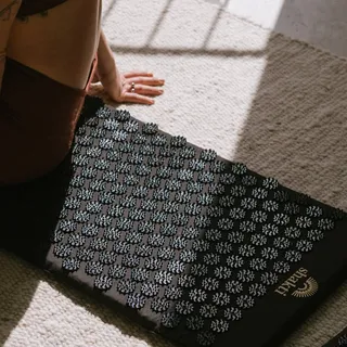 That initial OUCH from the spikes cuts through the noise and signals to your body that it’s ok to let go…
ㅤ
All it takes is 20 minutes (and a few thousand spikes).
ㅤ
Know someone who’s a little too ti