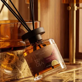 Troja 500ml 🆕
Tonka, oud e rosa
Un mix elegante che profuma l’ambiente con carattere🔥

Visita il sito
www.mithaura.it
 
#mithaura #troja #profumatoreambiente #novità