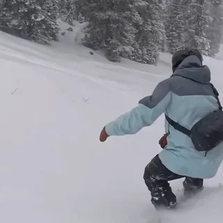 POV follow cam through the fluff!

Legs doing work, camera sling hanging tuff and laughter heard on the mountain!

🎥 - @wildwasatch with the follow and commentary 😜

📸: @justzahm on Instagram

#bright