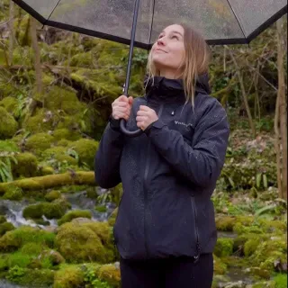 Kein Schirm? Kein Problem! 🌧️

Mit der 3L Hardshell Regenjacke von BERGMENSCH seid ihr sicher! 😁

#regenjacke