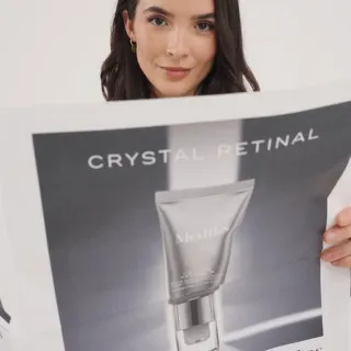 ANUNCIO PARA AMANTES DEL SKINCARE...n

Crystal Retinal ya es oficialmente el sérum de retinal Nº1 del mundo* 🌍✨

Comparte la noticia con tu amiga apasionada del skincare y descubre por qué Crystal Ret