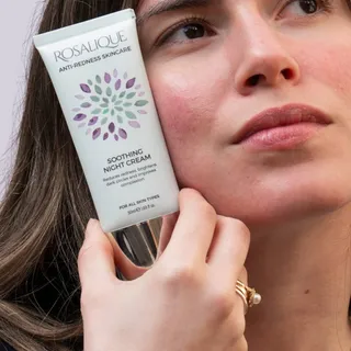 Need help finding the right product for your skin? Not sure if Rosalique will work for you? Curious about redness, sensitivity, rosacea or reactive skin?
Our customer care team can answer your questio