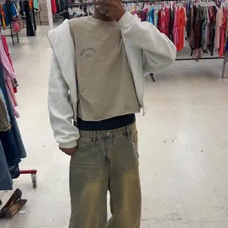one of the best ways to style our goat tabis

lmk how yall would style em tho 🤔⬇️