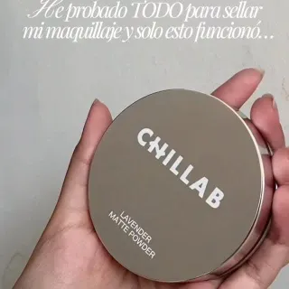 Por fin probé mi producto soñado de @chillab.official 🫧 funciona tan bien que mis amigas se sorprendieron de lo bonita y uniforme que se veía mi piel usándolo !!! Pruébenlo y me cuentan que tal < 3 

