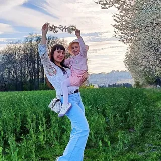 ℳ𝒶𝓂𝒶 & 𝒞ó𝓇𝓀𝒶 🤍🌸🌿

Nasz czas, wspólne chwile ✨
Z moimi kwiatuszkiem 🌸
Czas z nią, bezcenny i świetna zabawa gwarantowana ☺️
No i odwiedziłyśmy alpaki 🦙
Oglądnijcie do końca 🤍

Nasze buty @hobibear_de 🤍