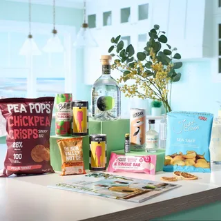 Our Raspberry Crumble Meringue Bar has made it into this month’s @craftginclub subscription box! 🍓✨ Find us alongside some other incredible snacks and treats – the perfect pairing for your gin night.
