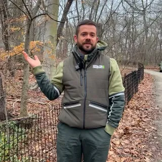 Meet the trout lily! 🐟🌼

We joined Danny from the Central Park Conservancy’s Natural Areas team in the North Woods earlier this month to learn more about this native wildflower. 

This #EarthMonth, di