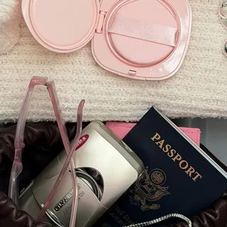 Makeup that moves with you🤝
Anywhere. Anytime. Sculpted, has got you 

#sculptedbyaimee