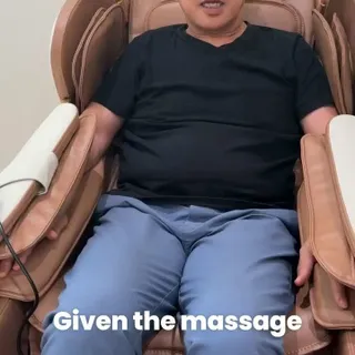Smart features, reasonable price, peace of mind. That’s the Relaxe experience. 💆‍♂️💸⁠
⁠
⁠
Click the link below to get your very own Relaxe chair today!⁠
https://www.relaxe.co/collections/massage/produ