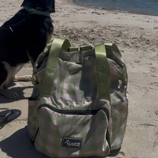 From beach days to gym classes 👉 My Nakie tote bag is the one thing that actually makes my life that bit easier! They’re that good I had to get my 3 favourite colours 🤭