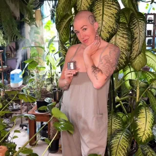 And that’s all there is to it. 

It’s like a head massage and a head shave, and a meditation session, all in one. 🧖 🧘🏼 🤸🏼 

#headshaving #skullshaver #headtattoos #buzzcutfeed #baldwomen