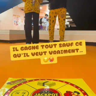 Pas de bol pour lui, en plus elle était prete à assumer le défi jusqu’au bout… 🥵🎯

#tossit #tossitgame #tossitchallenge #dart #redflag