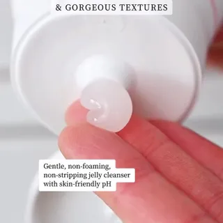 Barrier care that feels as good as it works. Which texture is your fave? 💛
