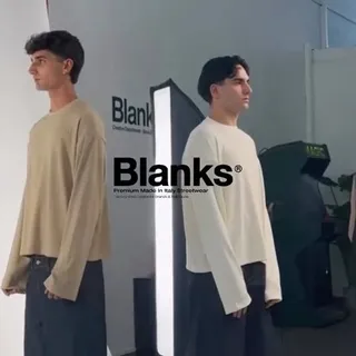 On set: @blanks.it backstage frames

tutti i prodotti disponibili:
blanks.it | in-store

#blanks #streetwear