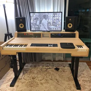 Check out this custom Apex Pro Music Studio by @jonathan__bobo 🔥🔥🔥