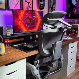 ad | the fold-away flex 🤫 @hinomi_official 

📦 small room? no problem - Hinomi H2 just moved in

🪄 comfy, ergonomic, adjustable in 19 different ways and hides under the desk when I’m done!

🫸🏼 finally