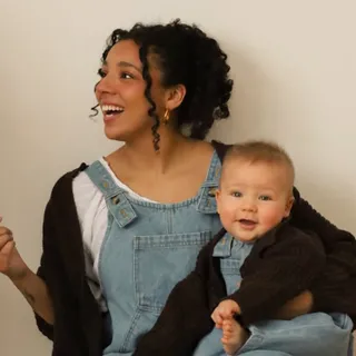 @thesimplefolkco makes the cutest organic clothes for you and your littles to match. Sustainability meets beauty, for clothes that last and make for the sweetest mommy and me moments 💌 use my code KLM