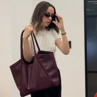 Came to the office, flipped her hair 462 times, hydrated then left 💅