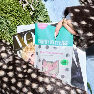 On the go ✨🗞️🍬👠