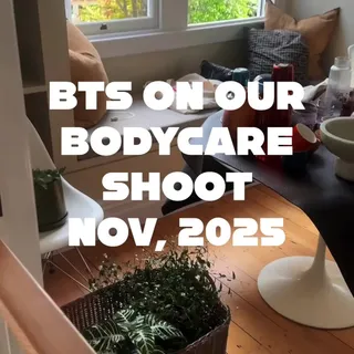 BTS shooting our new bodycare collection, as always - the village:

@duncaninnesphotography 📸
@amberarmitage 🧑🏽‍🎨
#ECOYAMarketingCrew ♥️