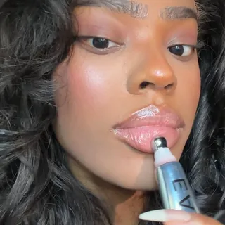 A just-right shimmer meets a sheer wash of pink.

Château Rose now in stores @sephora and online @eadem.co