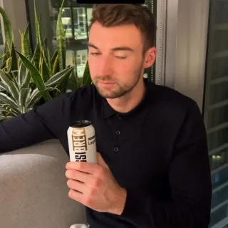 L-theanine is an amino acid commonly found in tea leaves. Research suggests L-theanine provides experiences opposite to caffeine which helps with evening wind down moments.