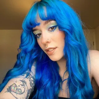 Seretonin Shade of the week… Capri Blue! We love this shade, especially when its paired with a killer eye shadow look to match 🩵⁠
⁠
📸 @_brittanydixon