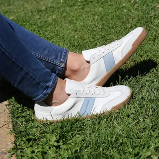 Get the benefits of barefoot footwear with our stylish Juniper barefoot trainer. Handcrafted in Portugal, this style features all the barefoot must haves with added premium leather upper and a stylish