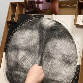 String art is a unique piece of home decor that instantly catches the eye😌