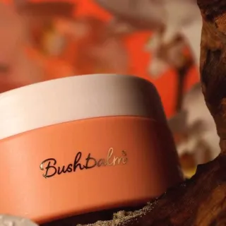 A summery scent of vanilla blossom intertwined with the richness of warm almonds is on the horizon. 🌅✨ Get ready for aftercare that smells and feels like a Summer Vacay 🧡👙🍦💕