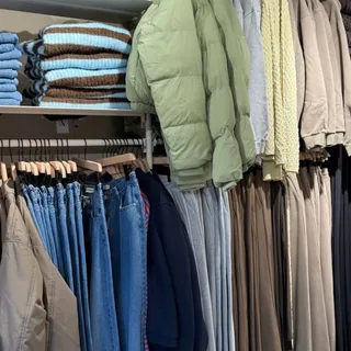 What the mirror saw today 👀💕 #tall #tallwebshop #tallgirl #tallfashion #thewildflowerclub 🔍  Nala top | Zola jeans | Indy jacket | Indy jeans | Liza top | Zoey jeans