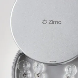 Our metallic UV cases are designed to protect and sanitise your retainer on-the-go.  Available in Silver, Black and Rose Gold.