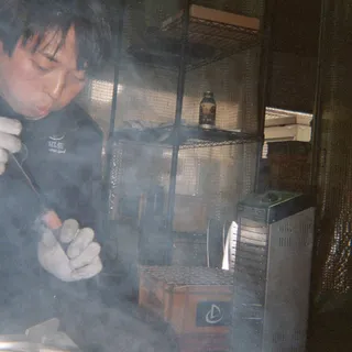 また明日ね
Demain, on vous dévoile une pièce dont on est (très) fiers.
Un vrai gyuto japonais, sans compromis.
Quantités limitées.

→ Inscrivez-vous à l’alerte pour profiter de l’offre de lancement.