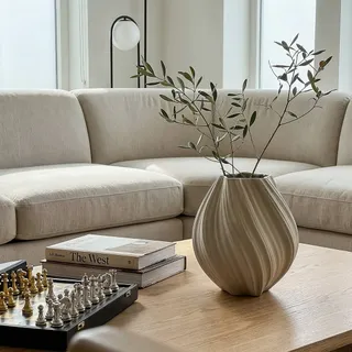 Unsere Flora Vase 🤍

ein stilles Statement für jeden Raum.

wie gefällt sie euch? ✨