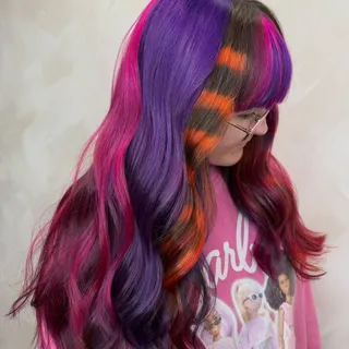 Need inspo? We gotchu!⁠
⁠
Whether you are a Salon PRO or a DIY-Dyer, take inspiration from everywhere that you can get it and create something that is uniquely yours.⁠
⁠
📸 @ellie.louise.hair_