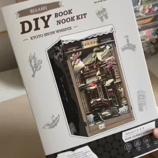 Cette semaine je vous partage une mini maquette de Tokyo sous la neige de la marque @cutebeeofficial
C’était simple à faire et j’ai passé un super moment ! 🤎✨🌟 
 
Vous avez-10% sur le site avec le cod