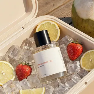 For the days you want to smell soooooo good, 𝙎𝙩𝙧𝙖𝙬𝙗𝙚𝙧𝙧𝙮 𝙁𝙞𝙯𝙯 is your go-to 😏

🍓 Inspired by 𝗞𝗮𝘆𝗮𝗹𝗶'𝘀 𝗬𝘂𝗺 𝗕𝗼𝘂𝗷𝗲𝗲 𝗠𝗮𝗿𝘀𝗵𝗺𝗮𝗹𝗹𝗼𝘄 𝟴𝟭
🍡 100% vegan ingredients
✨ Available now at aerre.co + free shipping